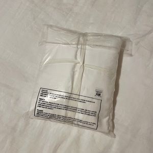 Pottery Barn Essential Full Queen Duvet White- New